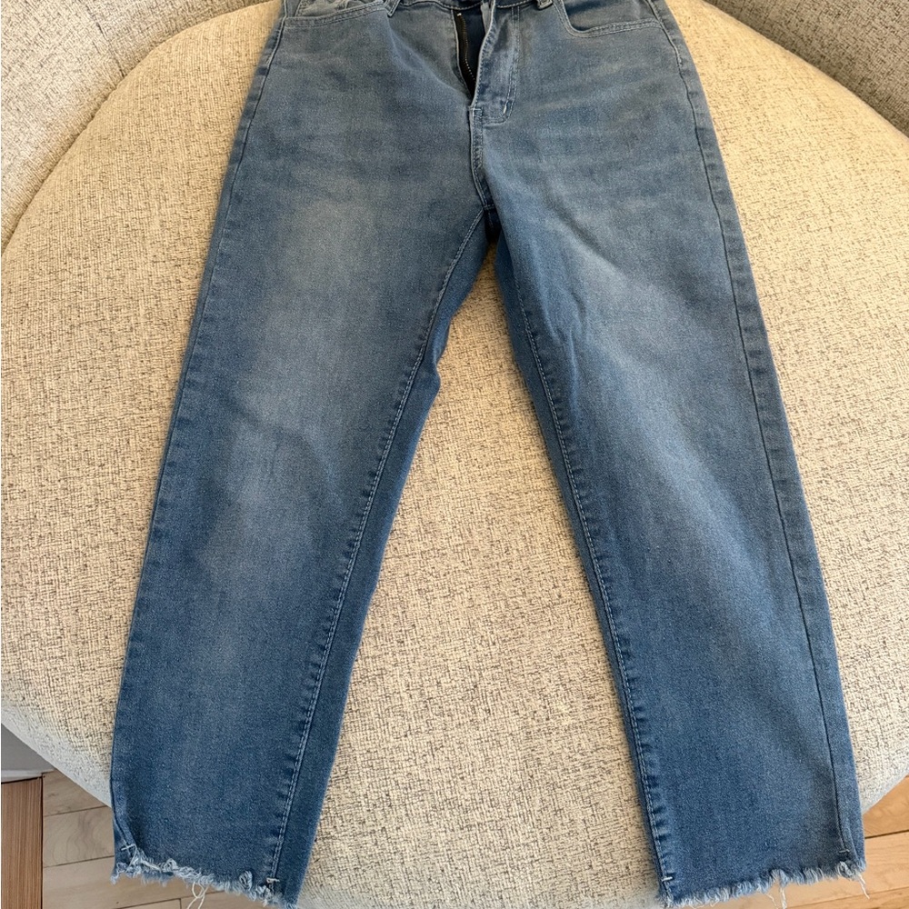 Women's Cropped Blue Jeans